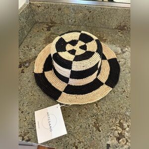 Artesano checkered bucket hat, new with tags